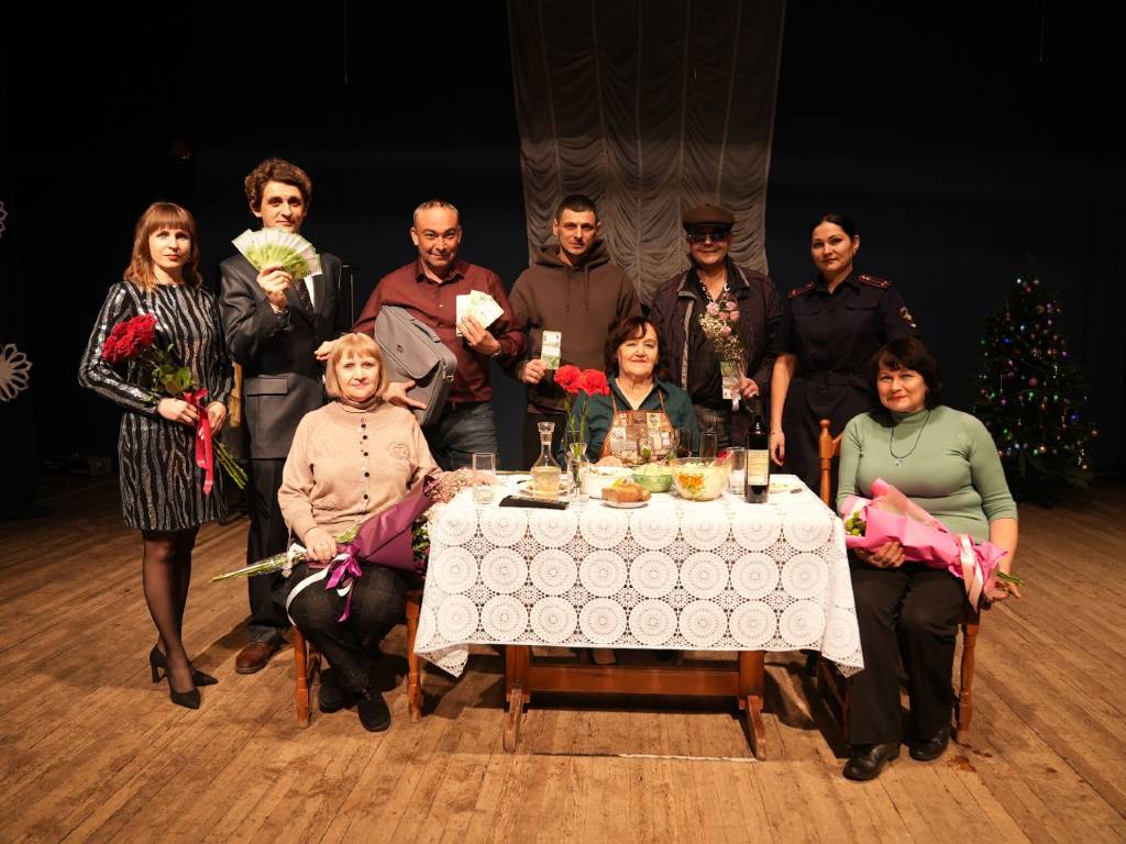 «Да здравствует театр!»